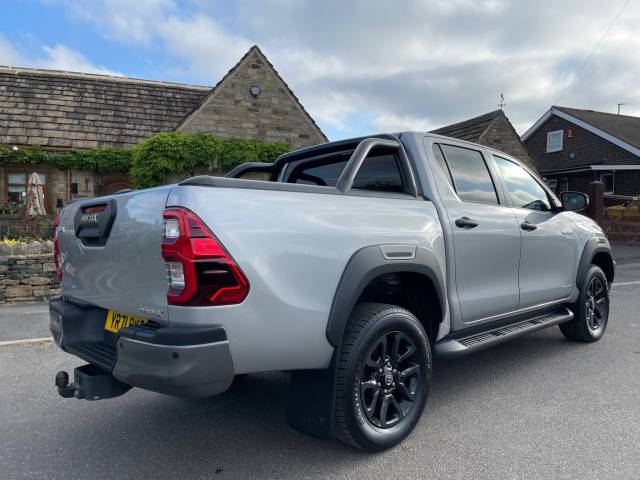 2021 Toyota Hilux 2.8 D-4D Invincible X Double Cab Pickup Auto 4WD Euro 6 (s/s) 4dr