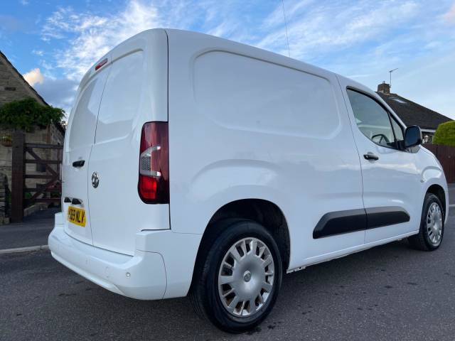 2019 Vauxhall Combo 1.5 Turbo D 2000 Sportive L1 H1 Euro 6 (s/s) 4dr