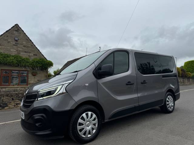 Renault Trafic 2.0 dCi ENERGY 28 Business SWB Euro 6 (s/s) 5dr (9 Seat) Minibus Diesel Grey