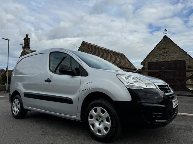 Peugeot e-Partner 49Kw SE FWD L1 H1 5dr Panel Van Electric Silver