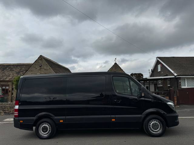 2015 Mercedes-Benz Sprinter 2.1 310 CDi BlueEFFICIENCY 7G-Tronic RWD L2 4dr