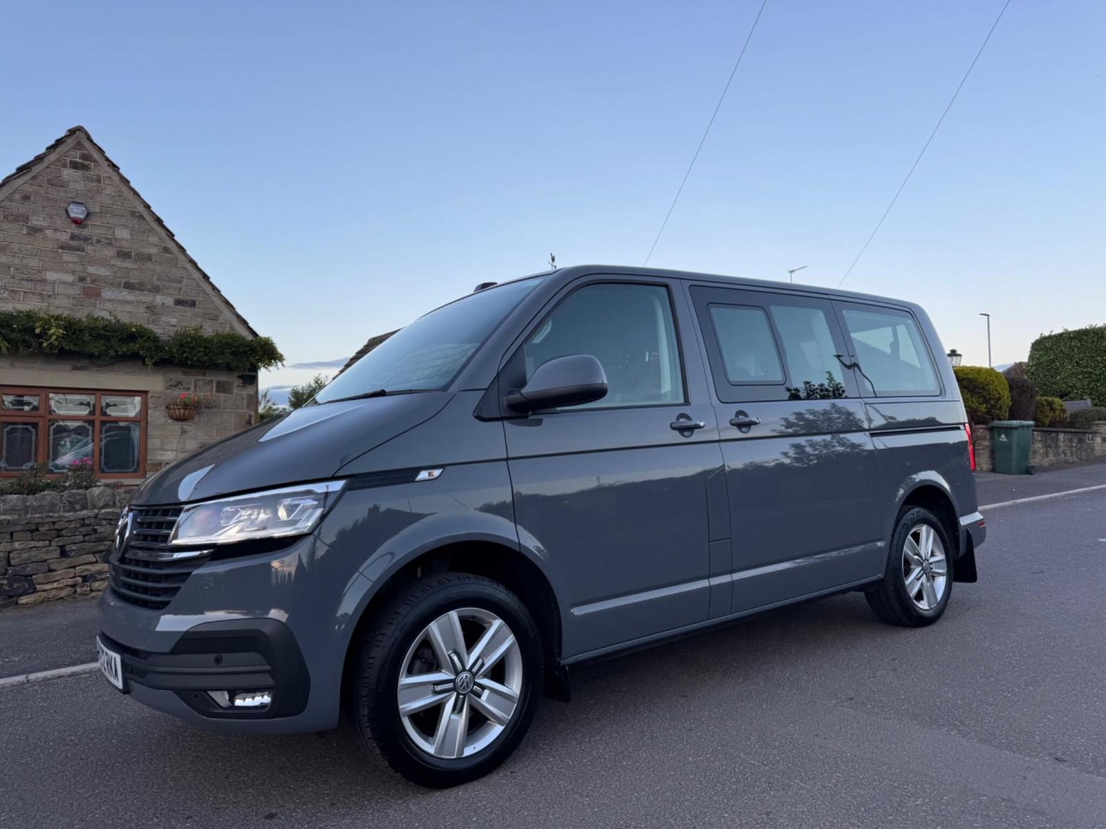 2022 Volkswagen Transporter Shuttle