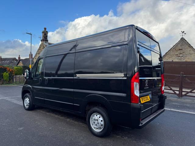 2021 Peugeot Boxer 2.2 BlueHDi 335 Professional L2 H2 Euro 6 (s/s) 5dr
