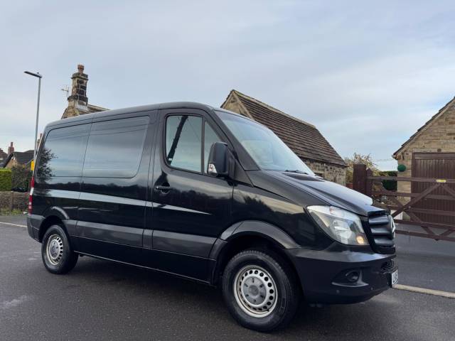 Mercedes-Benz Sprinter 2.1 210 CDi BlueEFFICIENCY Panel Van 4dr Diesel 7G-Tronic RWD L1 (200 g/km, 95 bhp) Window Van Diesel Black
