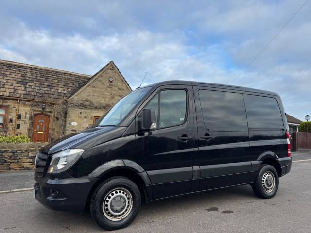 Mercedes-Benz Sprinter 2.1 210 CDi BlueEFFICIENCY Panel Van 4dr Diesel 7G-Tronic RWD L1 (200 g/km, 95 bhp) Panel Van Diesel Black