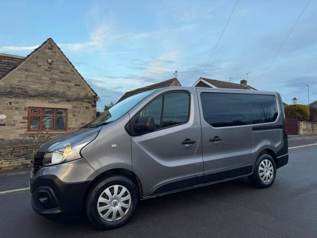 2018 Renault Trafic 1.6 dCi 27 Business SWB Euro 6 5dr (9 Seat)