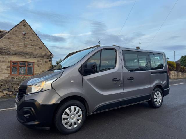 2019 Renault Trafic 1.6 dCi 27 Business SWB Euro 6 5dr (9 Seat)