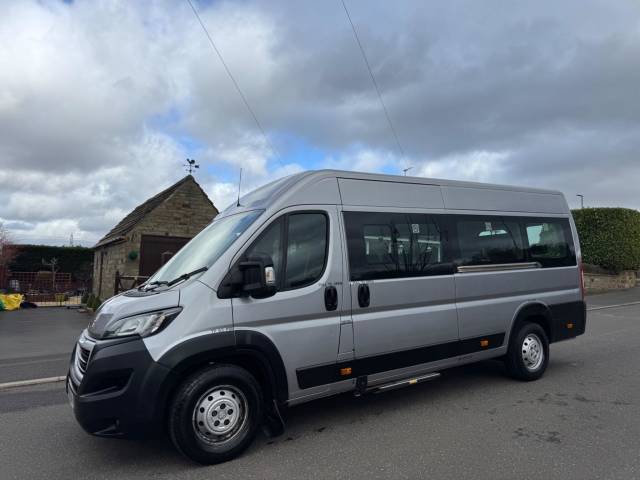 Peugeot Boxer 2.2 BlueHDi 440 S L4 H2 Euro 6 (s/s) 5dr Minibus Diesel Grey