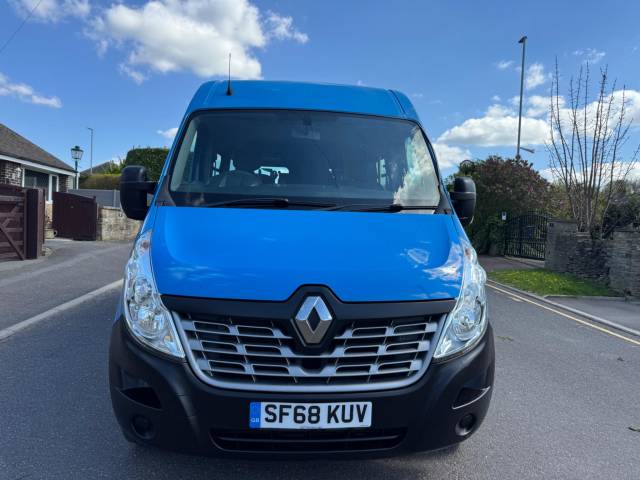 2018 Renault Master 2.3 dCi 35 Business FWD MWB Medium Roof Euro 6 5dr