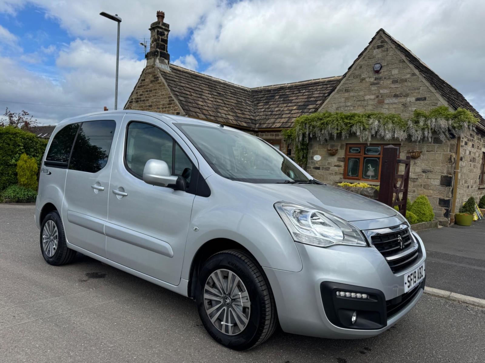 2019 Peugeot Partner Tepee