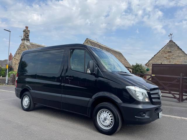 Mercedes-Benz Sprinter 2.1 211 CDi BlueEFFICIENCY Panel Van 5dr Diesel 7G-Tronic RWD L1 (223 g/km, 112 bhp) Window Van Diesel Black