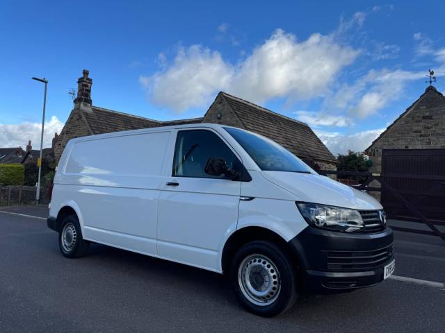Volkswagen Transporter 2.0 TDI T28 BlueMotion Tech Startline FWD LWB Euro 6 (s/s) 5dr Panel Van Diesel White