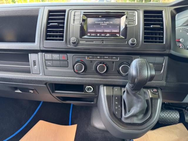 2018 Volkswagen Transporter Shuttle 2.0 TDI BlueMotion Tech SE DSG FWD LWB Euro 6 (s/s) 5dr