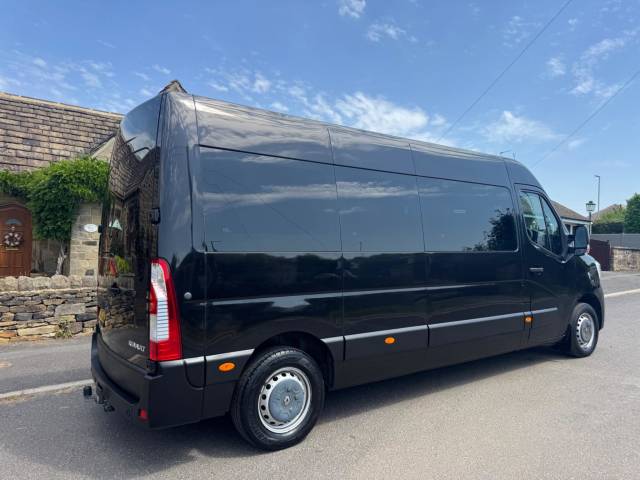2019 Renault Master 2.3 dCi 35 Business FWD LWB Medium Roof Euro 6 4dr