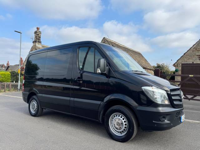 Mercedes-Benz Sprinter 2.1 210 CDi BlueEFFICIENCY Panel Van 4dr Diesel 7G-Tronic RWD L1 (200 g/km, 95 bhp) Window Van Diesel Black