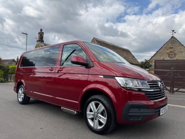 Volkswagen Transporter Shuttle 2.0 TDI SE DSG LWB Euro 6 (s/s) 5dr Minibus Diesel Red