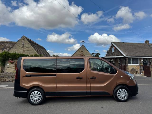 2020 Renault Trafic 2.0 dCi ENERGY 30 Business Minibus Double Cab 5dr Diesel Manual LWB Euro 6 (s/s) (9 Seat) (120 ps)