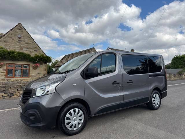 Renault Trafic 1.6 dCi ENERGY 27 Business SWB Euro 6 (s/s) 5dr (9 Seat) Minibus Diesel Grey