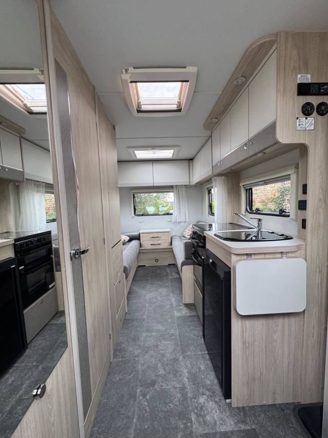 2026 Elddis Whirlwind GTV Evolve 120 Peugeot 2.2 140 ELDDIS WHIRLWIND GT 120 EU6 MOTORHOME