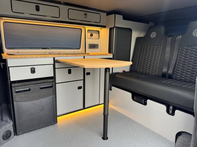 2024 Volkswagen T6.1 Campervan VOLKSWAGEN TRANSPORTER 2.0 TDI T32 HIGHLINE DSG EURO 6 CAMPER VAN
