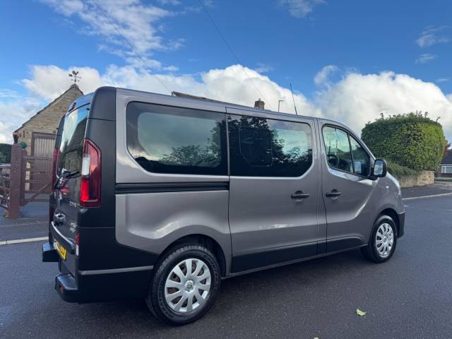 2018 Renault Trafic 1.6 dCi ENERGY 27 Business SWB Euro 6 (s/s) 5dr (9 Seat)