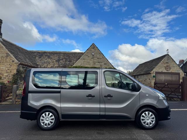 2018 Renault Trafic 1.6 dCi ENERGY 27 Business SWB Euro 6 (s/s) 5dr (9 Seat)